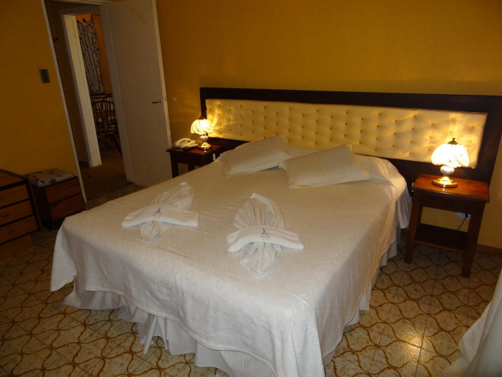 Mon Petit Hotel Villa Carlos Paz Szoba fotó